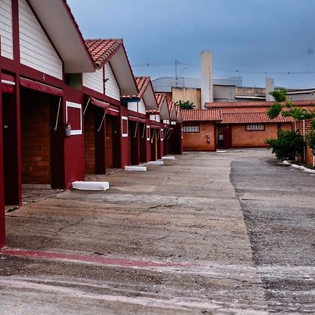 Hotel E Motel Madrugada Itu Exteriér fotografie