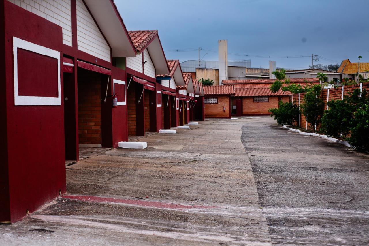 Hotel E Motel Madrugada Itu Exteriér fotografie